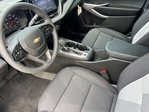 Used 2026 Chevrolet Trax LS FWD image 10