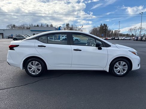 Used 2024 Nissan Versa S w/ Trunk Package image 8
