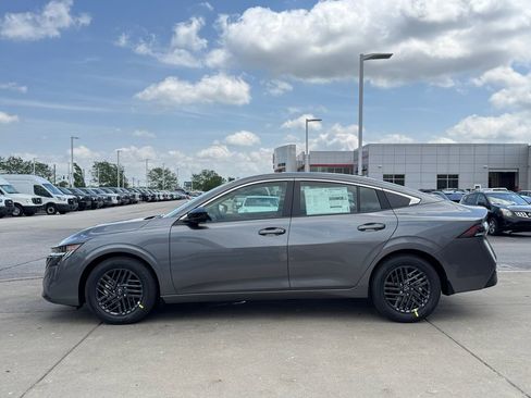 New 2026 Nissan Sentra SV FWD image 4