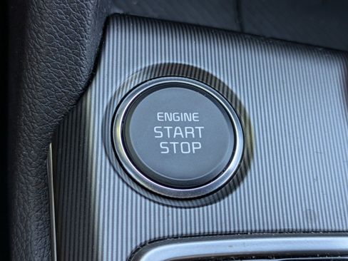 Certified 2026 Kia Sportage EX w/ EX Panorama Roof Package FWD image 30