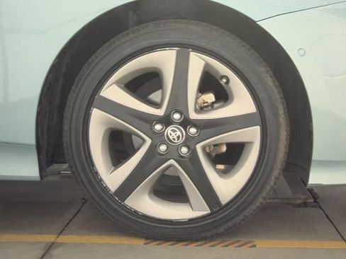 Used 2019 Toyota Prius Limited image 10