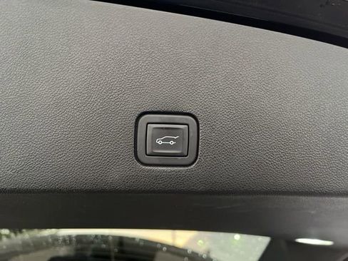 Used 2023 Cadillac XT6 Sport w/ Technology Package image 10