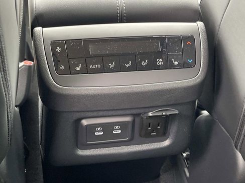 New 2026 Nissan Pathfinder Platinum w/ Lighting Package AWD/4WD image 17