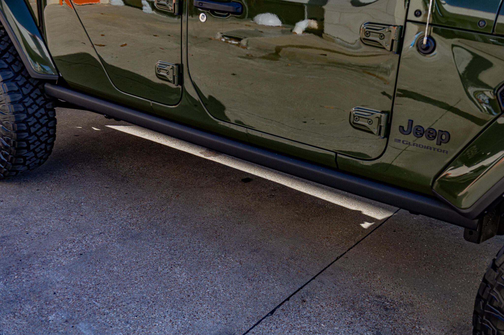 Used 2023 Jeep Gladiator Sport AWD/4WD image 13