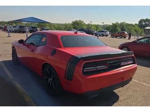 Used 2016 Dodge Challenger R/T Scat Pack RWD image 2
