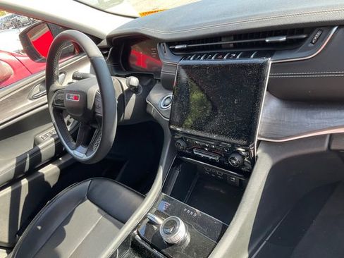 Used 2023 Jeep Grand Cherokee Limited w/ Luxury Tech Group II image 10