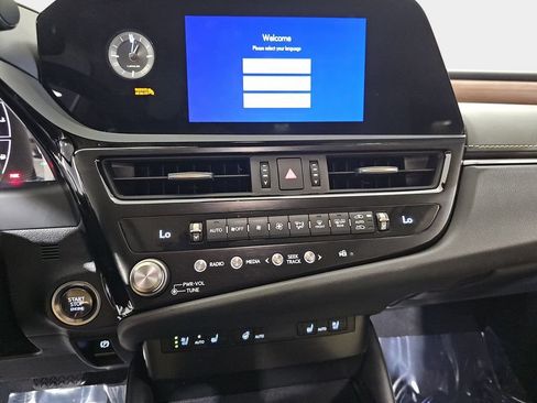 Certified 2024 Lexus ES 350 w/ Premium Package FWD image 20