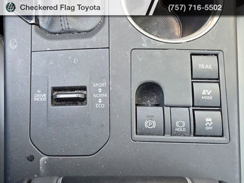 Used 2023 Toyota Highlander Bronze Edition AWD/4WD image 19