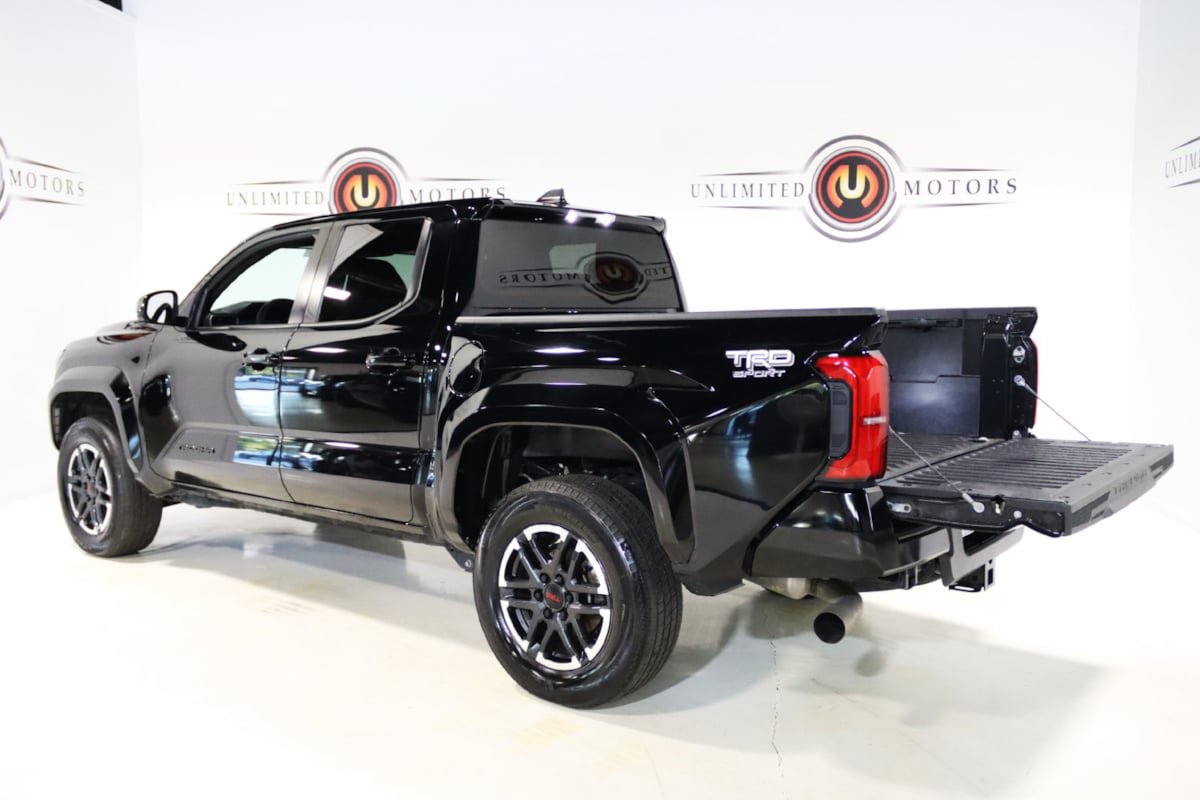 Used 2024 Toyota Tacoma TRD Sport AWD/4WD image 23