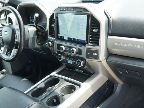 Used 2022 Ford F250 Lariat w/ Lariat Ultimate Package AWD/4WD image 27