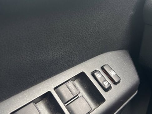 Used 2018 Toyota RAV4 XLE image 9