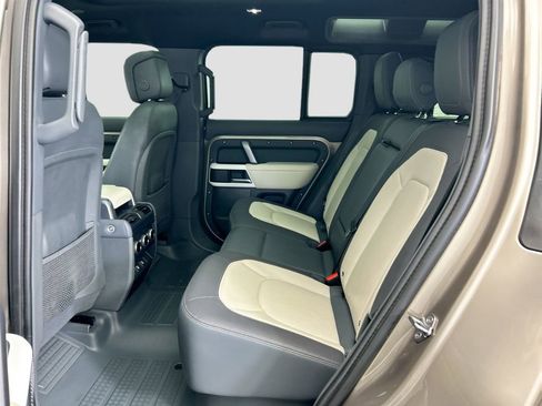 Used 2023 Land Rover Defender 110 X-Dynamic SE image 20