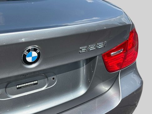 Used 2011 BMW 328i xDrive Sedan AWD/4WD image 28