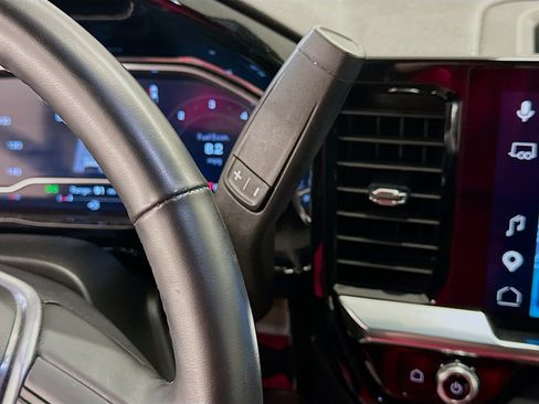 Used 2025 GMC Sierra 1500 SLT AWD/4WD image 25