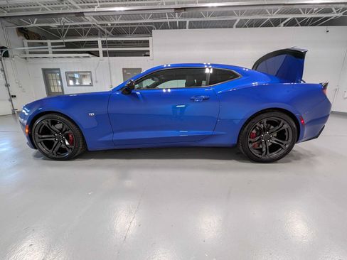 Used 2018 Chevrolet Camaro SS RWD image 11