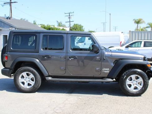 Used 2020 Jeep Wrangler Unlimited Sport S AWD/4WD image 3
