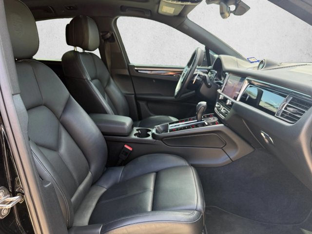 Used 2022 Porsche Macan S AWD/4WD image 23