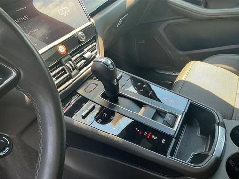 Used 2024 Porsche Macan S AWD/4WD image 17
