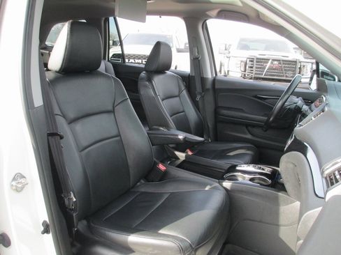 Used 2019 Honda Pilot Touring image 21