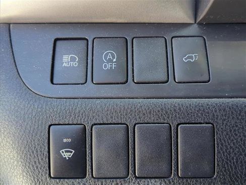 Used 2018 Toyota Highlander XLE image 12