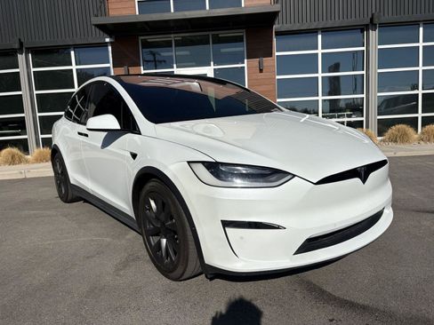 Used 2022 Tesla Model X AWD/4WD image 2