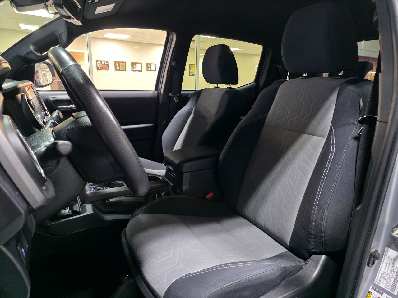 Used 2020 Toyota Tacoma TRD Sport AWD/4WD image 15