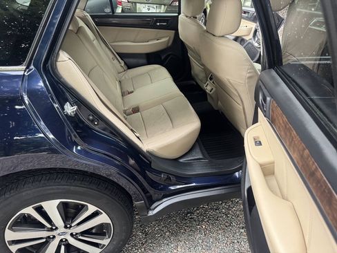 Used 2018 Subaru Outback 2.5i Limited AWD/4WD image 16