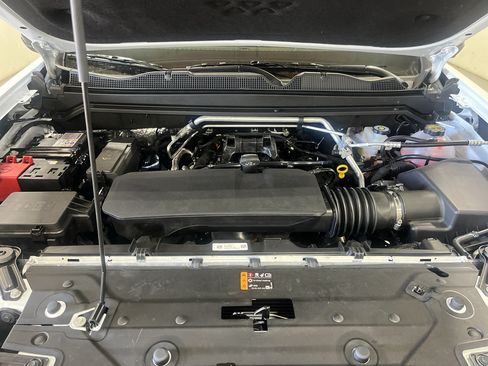 New 2026 Chevrolet Colorado ZR2 w/ Technology Package AWD/4WD image 36