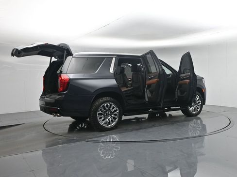 Used 2023 GMC Yukon Denali Ultimate image 6