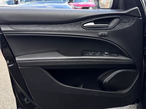 Used 2022 Alfa Romeo Stelvio Sprint image 14