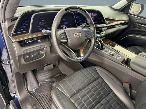 Used 2024 Cadillac Escalade Sport Platinum w/ LPO, ONYX Package AWD/4WD image 4