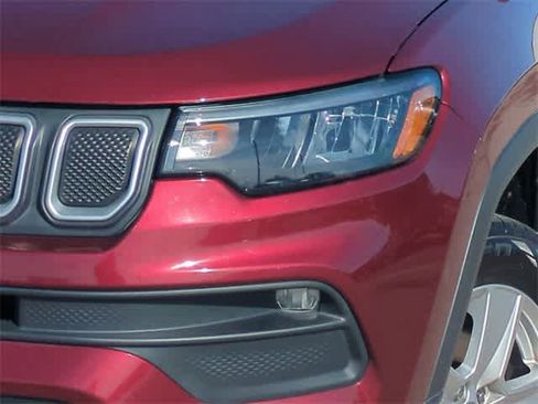 Used 2022 Jeep Compass Latitude w/ Convenience Group image 11