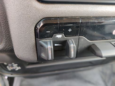 Used 2020 RAM 3500 Tradesman w/ Chrome Appearance Group image 33