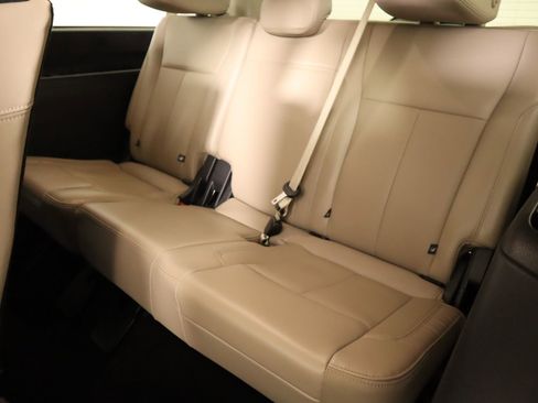 Used 2024 Ford Expedition Max XLT image 14