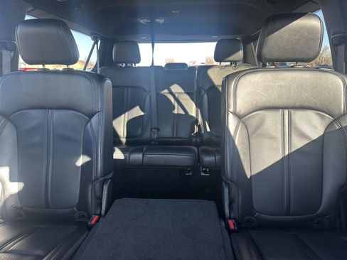 Used 2024 Jeep Wagoneer L Series II w/ Flexible Seating Group image 35