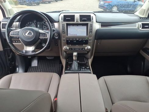 Used 2021 Lexus GX 460 Premium w/ Premium Package image 9