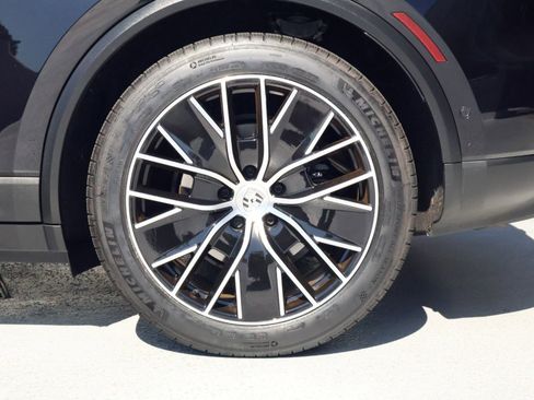 Certified 2024 Porsche Macan 4 Electric image 27