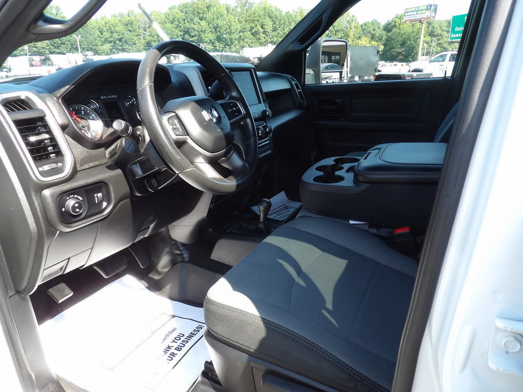 Used 2024 RAM 5500 4x4 Crew Cab image 16