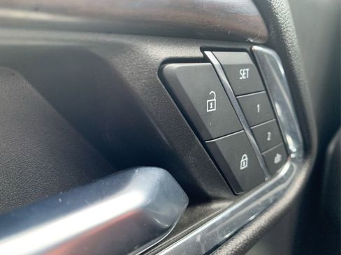 Used 2023 GMC Sierra 1500 SLT w/ SLT Convenience Package image 32