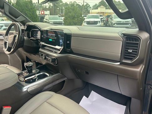 Used 2023 Chevrolet Silverado 1500 LTZ image 9