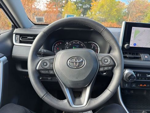 Used 2024 Toyota RAV4 XLE image 3