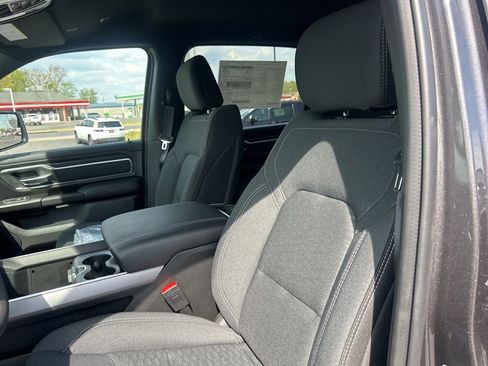 New 2026 RAM 1500 4x4 Crew Cab image 12