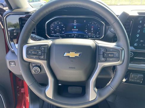 Used 2025 Chevrolet Silverado 1500 LT w/ Leather Package AWD/4WD image 19