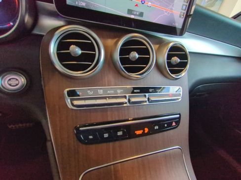 Used 2021 Mercedes-Benz GLC 300 4MATIC image 18