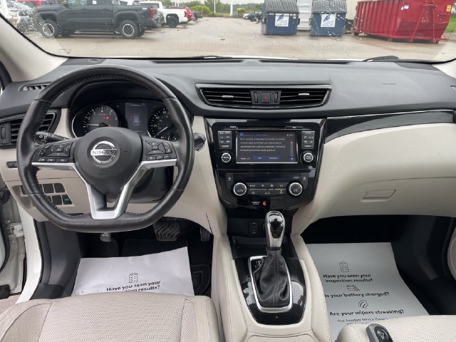 Used 2017 Nissan Rogue Sport SL w/ SL Premium Package FWD image 22