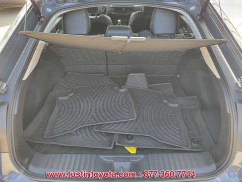Used 2024 Toyota Prius XLE FWD image 13