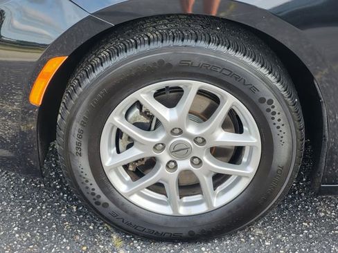 Used 2023 Chrysler Pacifica Touring-L FWD image 9