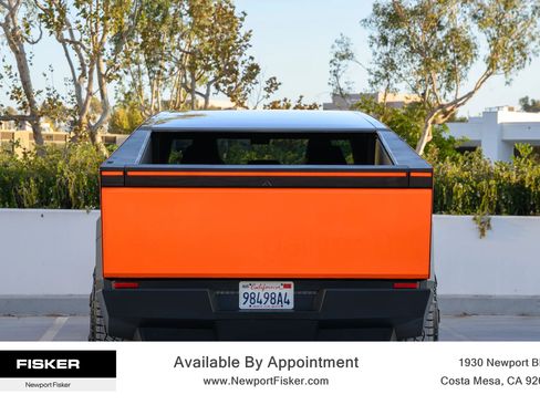 Used 2024 Tesla Cybertruck AWD Crew Cab image 9