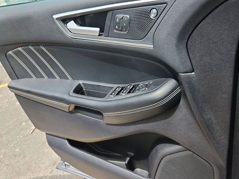 Used 2022 Ford Edge ST AWD/4WD image 9