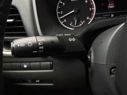 Used 2025 Nissan Rogue SV FWD image 35